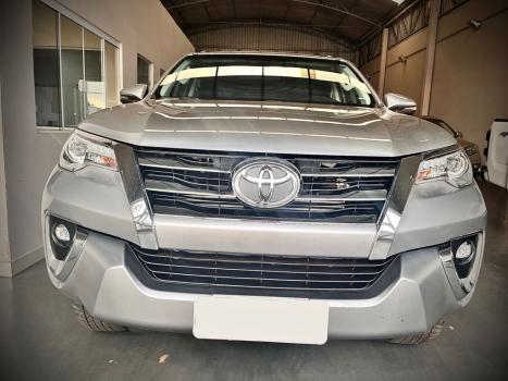 TOYOTA Hilux SW4 2.8 16V 4P SRX 4X4 7 LUGARES TURBO DIESEL AUTOMTICO, Foto 5