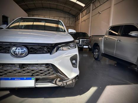 TOYOTA Hilux SW4 2.8 16V 4P SRX PLATINUM 4X4 7 LUGARES TURBO DIESEL AUTOMTICO, Foto 4