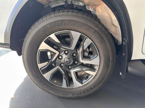 TOYOTA Hilux SW4 2.8 16V 4P SRX PLATINUM 4X4 7 LUGARES TURBO DIESEL AUTOMTICO, Foto 13