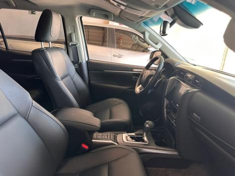 TOYOTA Hilux SW4 2.8 16V 4P SRX PLATINUM 4X4 7 LUGARES TURBO DIESEL AUTOMTICO, Foto 16