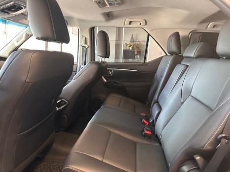 TOYOTA Hilux SW4 2.8 16V 4P SRX PLATINUM 4X4 7 LUGARES TURBO DIESEL AUTOMTICO, Foto 21
