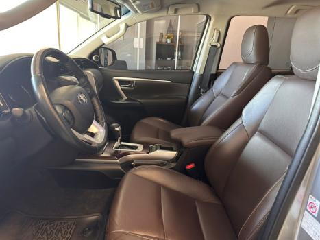 TOYOTA Hilux SW4 2.8 16V 4P SRX 4X4 7 LUGARES TURBO DIESEL AUTOMTICO, Foto 20