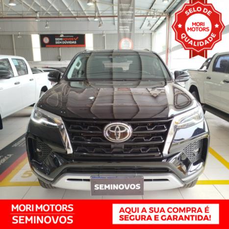 TOYOTA Hilux SW4 2.8 16V 4P SRX PLATINUM 4X4 7 LUGARES TURBO DIESEL AUTOMTICO, Foto 2