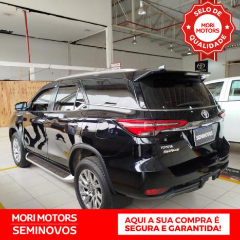 TOYOTA Hilux SW4 2.8 16V 4P SRX PLATINUM 4X4 7 LUGARES TURBO DIESEL AUTOMTICO, Foto 4