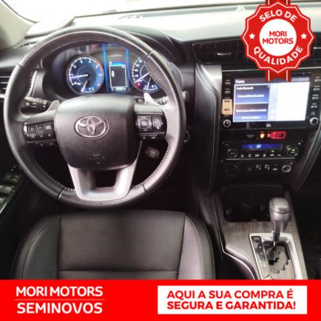 TOYOTA Hilux SW4 2.8 16V 4P SRX PLATINUM 4X4 7 LUGARES TURBO DIESEL AUTOMTICO, Foto 8