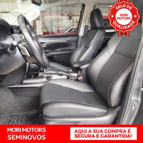 TOYOTA Hilux SW4 2.8 16V 4P SRX 4X4 7 LUGARES TURBO DIESEL AUTOMTICO, Foto 11