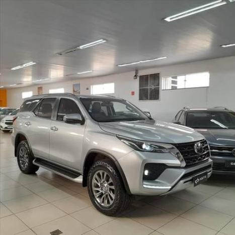 TOYOTA Hilux SW4 2.8 4P SRX 4X4 TURBO DIESEL AUTOMTICO, Foto 7