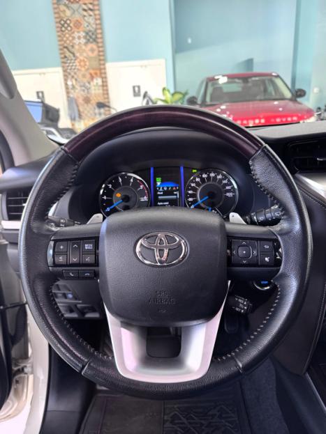 TOYOTA Hilux SW4 2.8 4P SRX 4X4 TURBO DIESEL AUTOMTICO, Foto 12