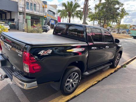 TOYOTA Hilux SW4 2.8 4P SRX 4X4 TURBO DIESEL AUTOMTICO, Foto 4