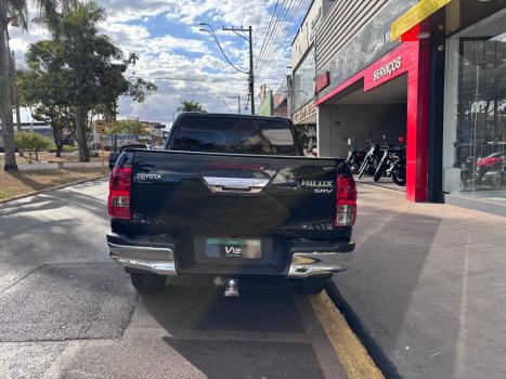 TOYOTA Hilux SW4 2.8 4P SRX 4X4 TURBO DIESEL AUTOMTICO, Foto 5
