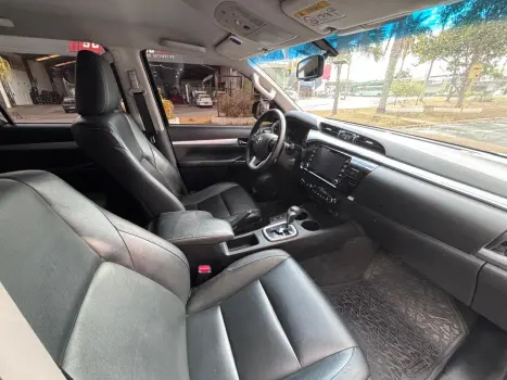 TOYOTA Hilux SW4 2.8 4P SRX 4X4 TURBO DIESEL AUTOMTICO, Foto 7
