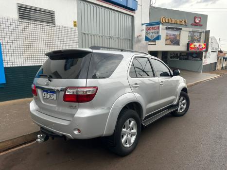 TOYOTA Hilux SW4 3.0 V6 12V 4P SRV TURBO DIESEL AUTOMTICO, Foto 2