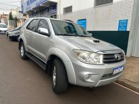 TOYOTA Hilux SW4 3.0 V6 12V 4P SRV TURBO DIESEL AUTOMTICO, Foto 3