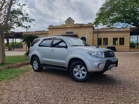 TOYOTA Hilux SW4 3.0 16V 4P SRV 4X4 7 LUGARES TURBO DIESEL AUTOMTICO, Foto 2