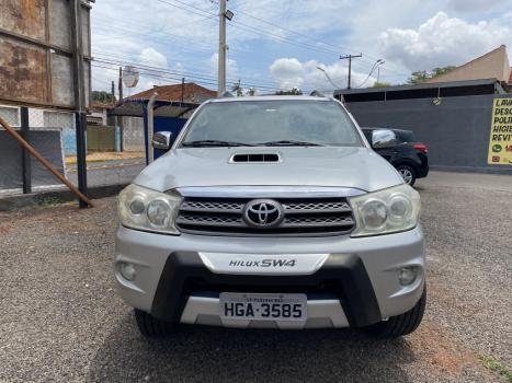 TOYOTA Hilux SW4 3.0 16V 4P SRV 4X4 7 LUGARES TURBO DIESEL AUTOMTICO, Foto 1