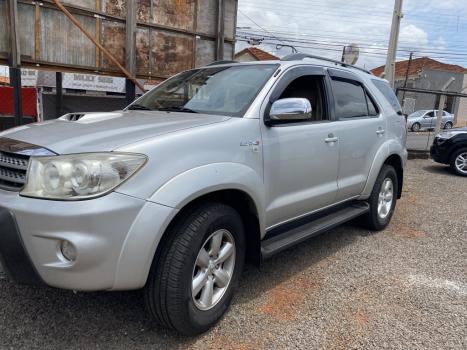 TOYOTA Hilux SW4 3.0 16V 4P SRV 4X4 7 LUGARES TURBO DIESEL AUTOMTICO, Foto 2