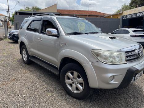 TOYOTA Hilux SW4 3.0 16V 4P SRV 4X4 7 LUGARES TURBO DIESEL AUTOMTICO, Foto 3