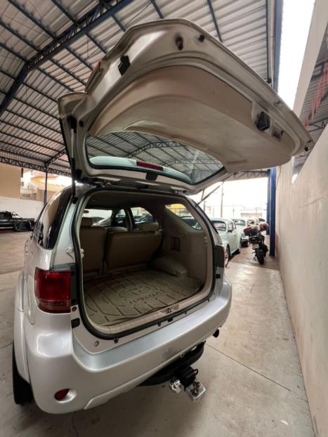 TOYOTA Hilux SW4 3.0 16V 4P 4X4 SRV TURBO DIESEL, Foto 5