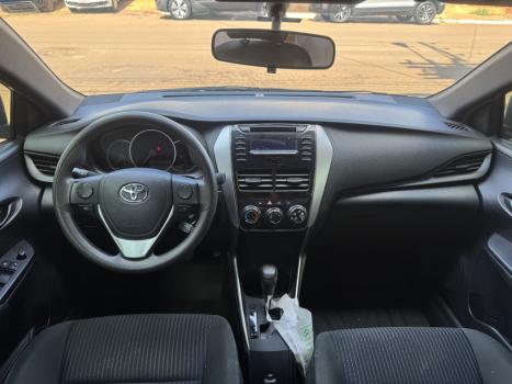 TOYOTA Yaris Hatch 1.3 16V 4P FLEX XL MULTIDRIVE AUTOMTICO CVT, Foto 6