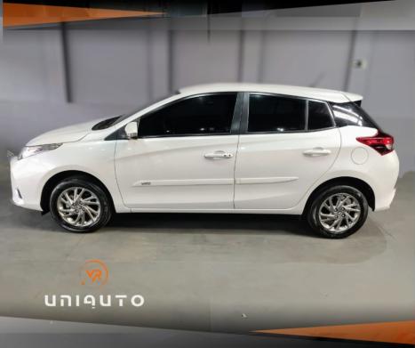 TOYOTA Yaris Hatch 1.5 16V 4P FLEX XS MULTIDRIVE AUTOMTICO CVT, Foto 2