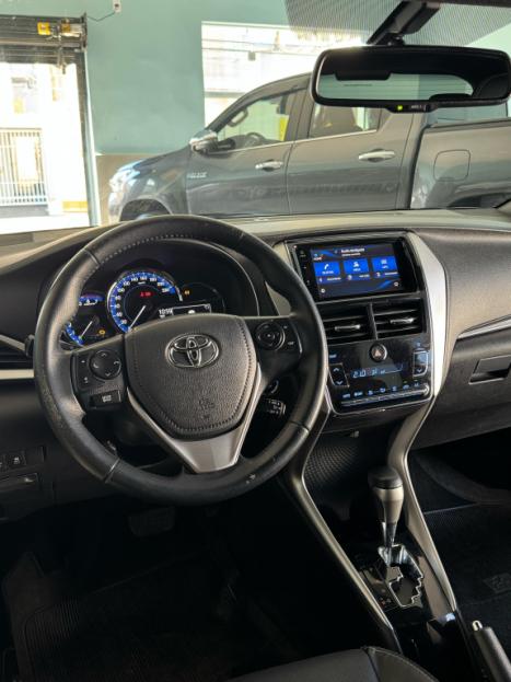 TOYOTA Yaris Hatch 1.5 16V 4P FLEX XS MULTIDRIVE AUTOMTICO CVT, Foto 9