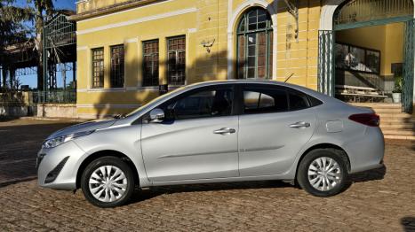 TOYOTA Yaris Sedan 1.5 16V 4P FLEX XL LIVE MULTIDRIVE AUTOMTICO CVT, Foto 2