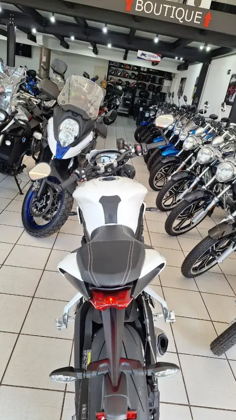 TRIUMPH Street Triple 765 RS, Foto 6