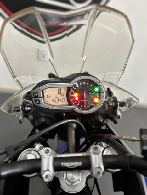 TRIUMPH Tiger 800 XRX, Foto 2