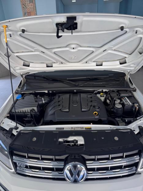 VOLKSWAGEN Amarok 3.0 V6 CABINE DUPLA HIGHLINE 4X4 TURBO INTERCOOLER AUTOMTICO, Foto 19