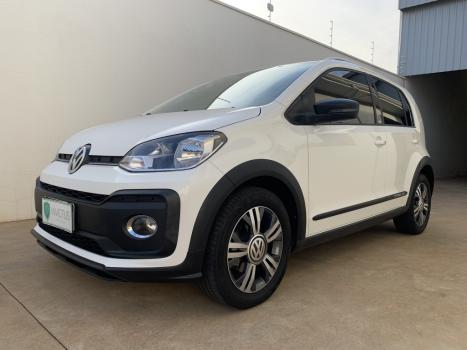 VOLKSWAGEN Cross UP 1.0 12V 4P TSI FLEX, Foto 4