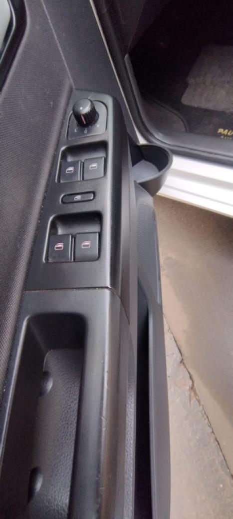 VOLKSWAGEN Fox 1.6 4P, Foto 4