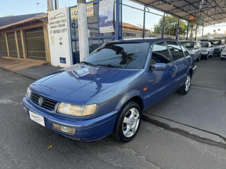 VOLKSWAGEN Passat 2.0 4P GL, Foto 1