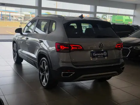 VOLKSWAGEN Taos 1.4 16V 4P FLEX 250 TSI HIGHLINE AUTOMTICO, Foto 5