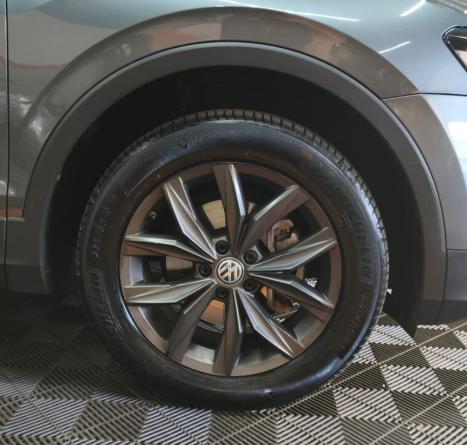VOLKSWAGEN Tiguan 1.4 250 TSI TOTAL FLEX ALLSPACE COMFORTLINE TURBO AUTOMTICO TIPTRONIC, Foto 17