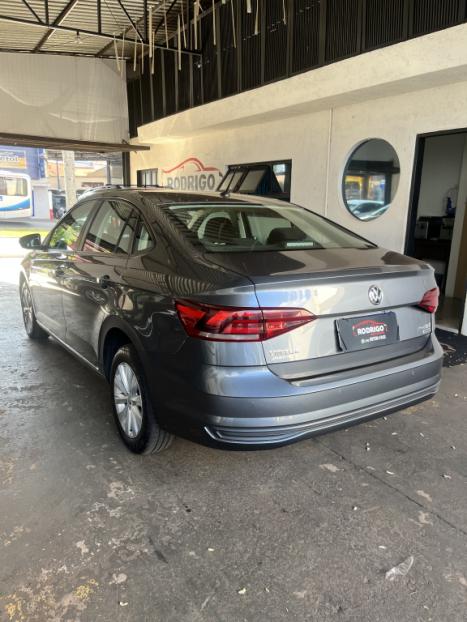 VOLKSWAGEN Virtus 1.0 4P 200 TSI FLEX COMFORTLINE AUTOMTICO, Foto 4