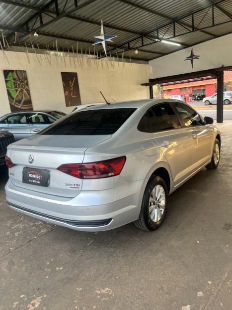 VOLKSWAGEN Virtus 1.0 4P 200 TSI FLEX COMFORTLINE AUTOMTICO, Foto 4