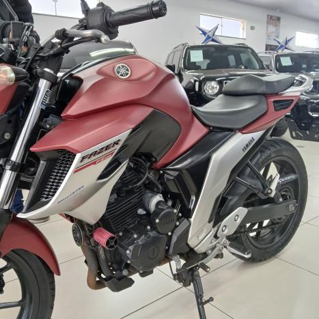YAMAHA Fazer 600 S, Foto 4