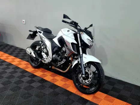 YAMAHA FZ 25 250 Fazer Flex , Foto 2