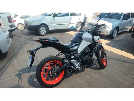 YAMAHA MT-03 300 ABS, Foto 2