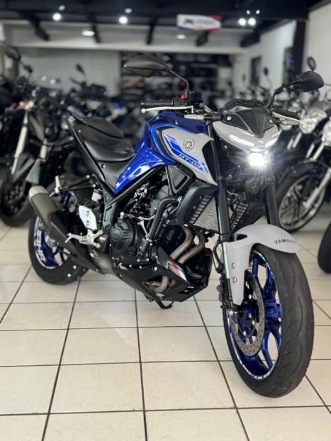 YAMAHA MT-03 300 ABS, Foto 4