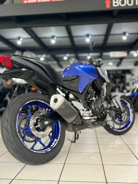 YAMAHA MT-03 300 ABS, Foto 10