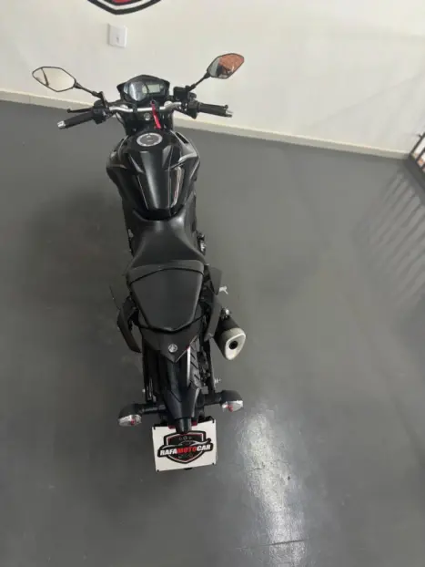 YAMAHA MT-03 300 ABS, Foto 10