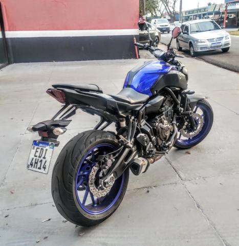 YAMAHA MT-07 700 ABS, Foto 4