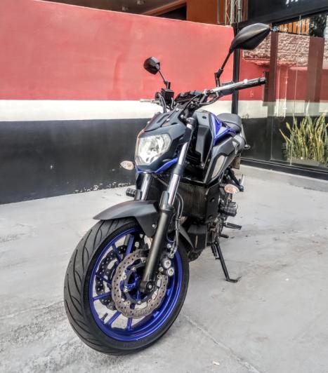 YAMAHA MT-07 700 ABS, Foto 6