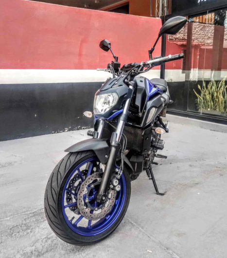 YAMAHA MT-07 700 ABS, Foto 4