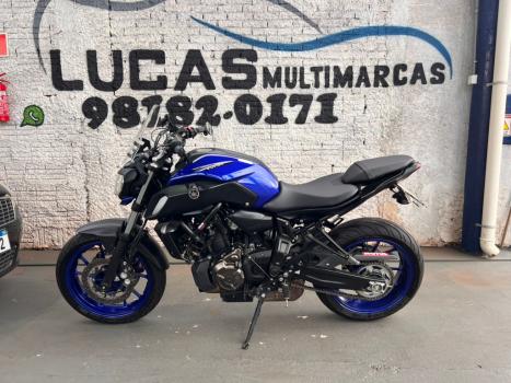 YAMAHA MT-07 700 ABS, Foto 2