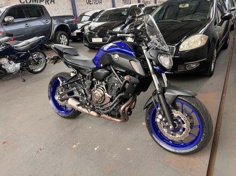 YAMAHA MT-07 700 ABS, Foto 7