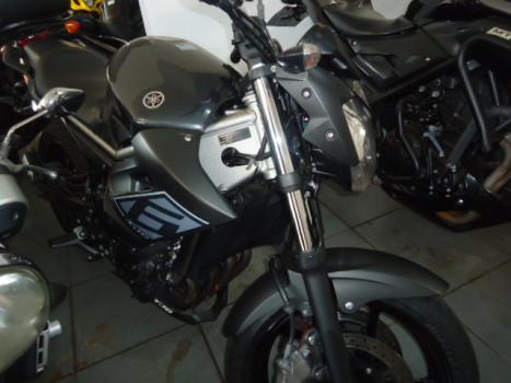 YAMAHA XJ6 600 F, Foto 1