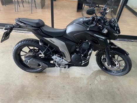 YAMAHA YS Fazer 250 , Foto 2