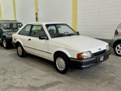 FORD Escort 1.6 GL